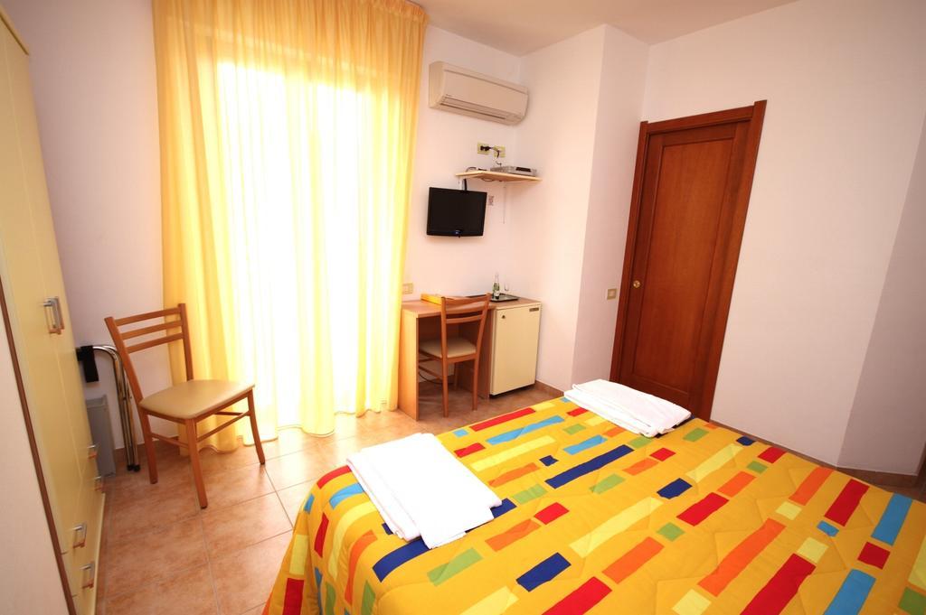 Hotel Alguer Phòng bức ảnh